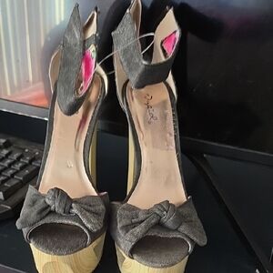 Elegant Black Women's Heels with Bow Detail